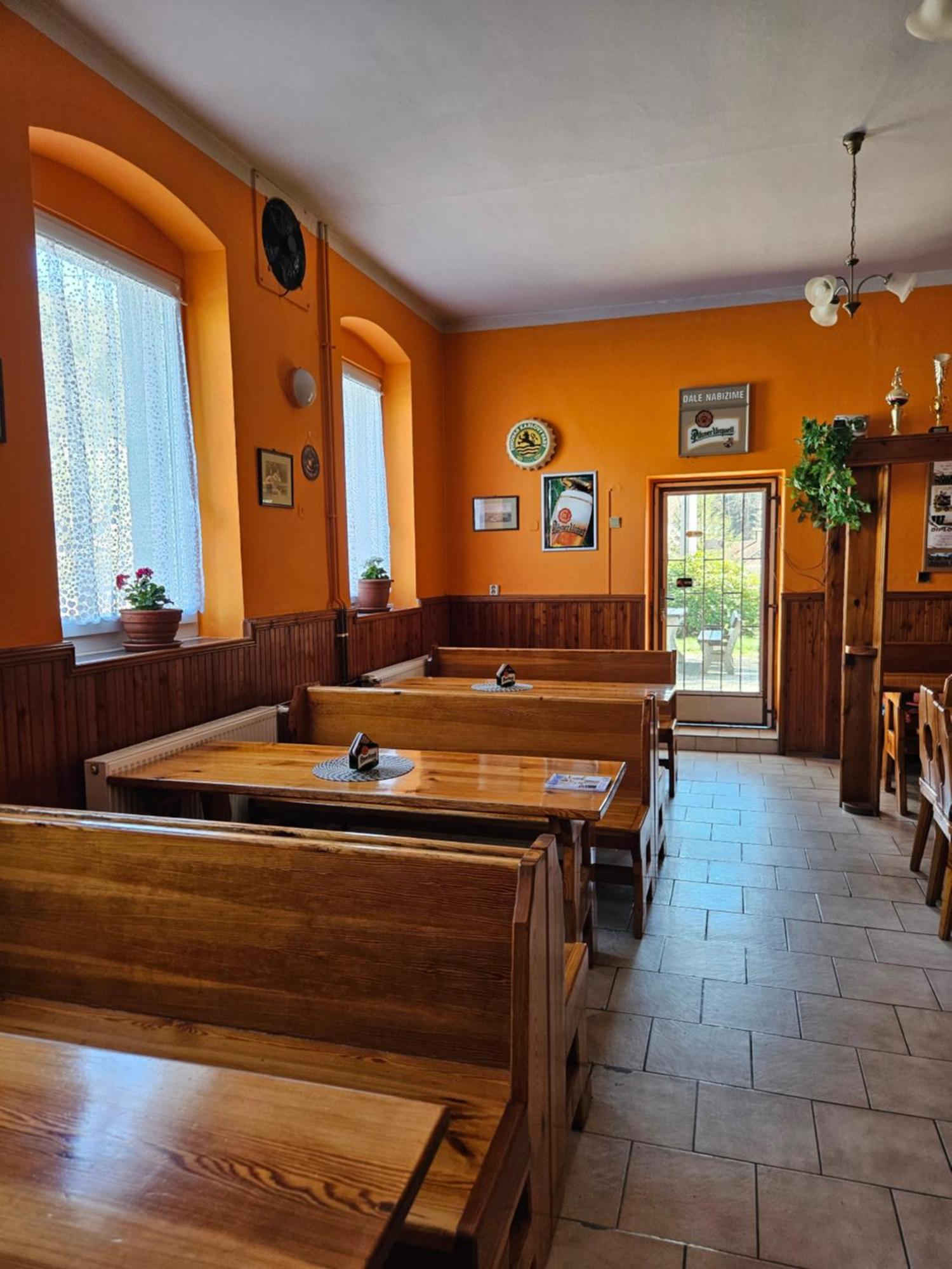 Guest House Pod Lesem Merklin Екстер'єр фото