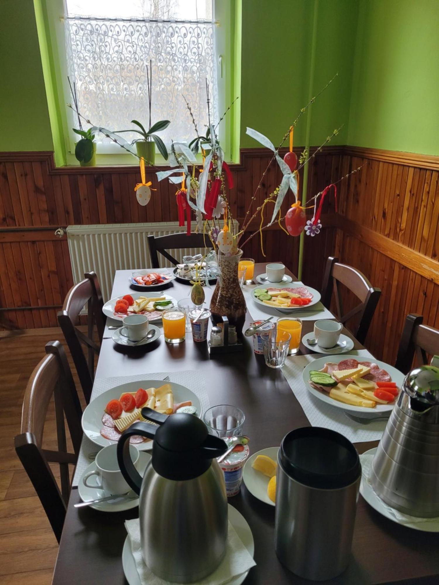 Guest House Pod Lesem Merklin Екстер'єр фото